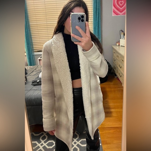 Abercrombie & Fitch Sherpa Sweater - Picture 1 of 3